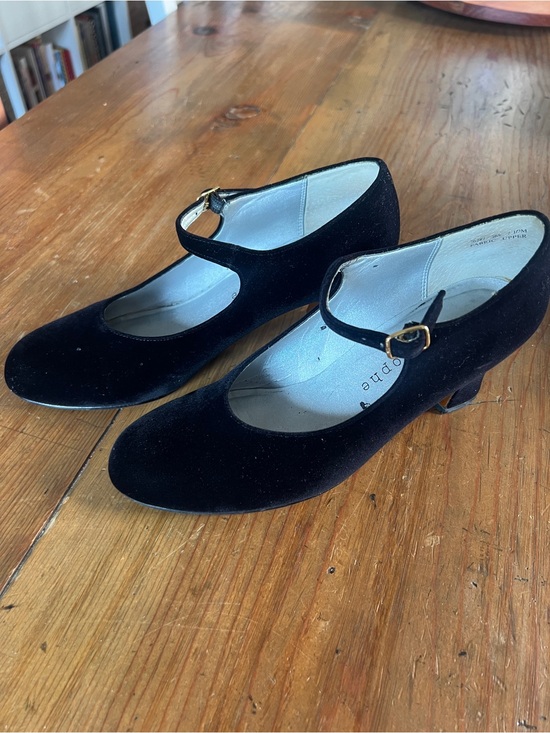 Apostrophe Shoes - Black Velvet Mary Jane Heels with Ankle Strap Sz 7.5 M